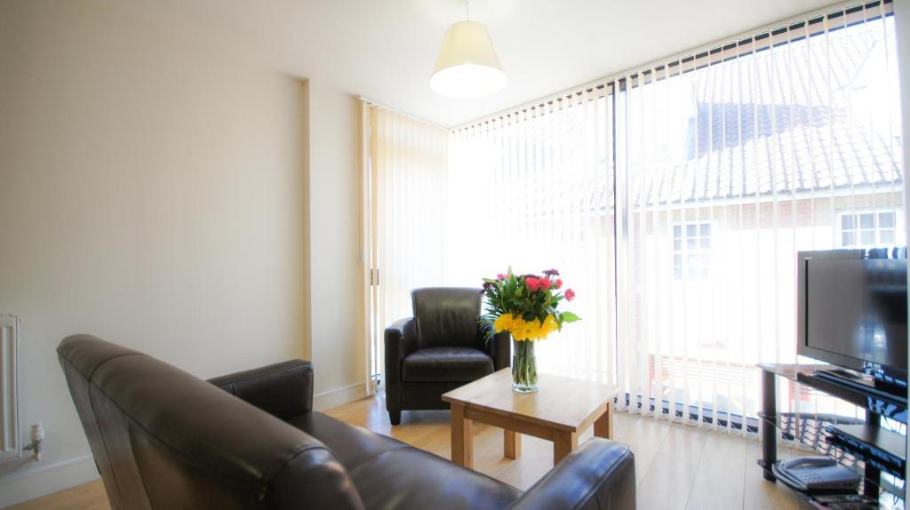 Crompton House Apartments Edgware Room photo